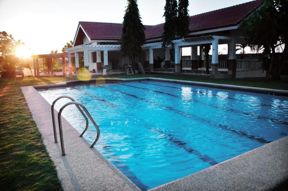 Happy Ripples Beach Resort Mabilao Екстериор снимка